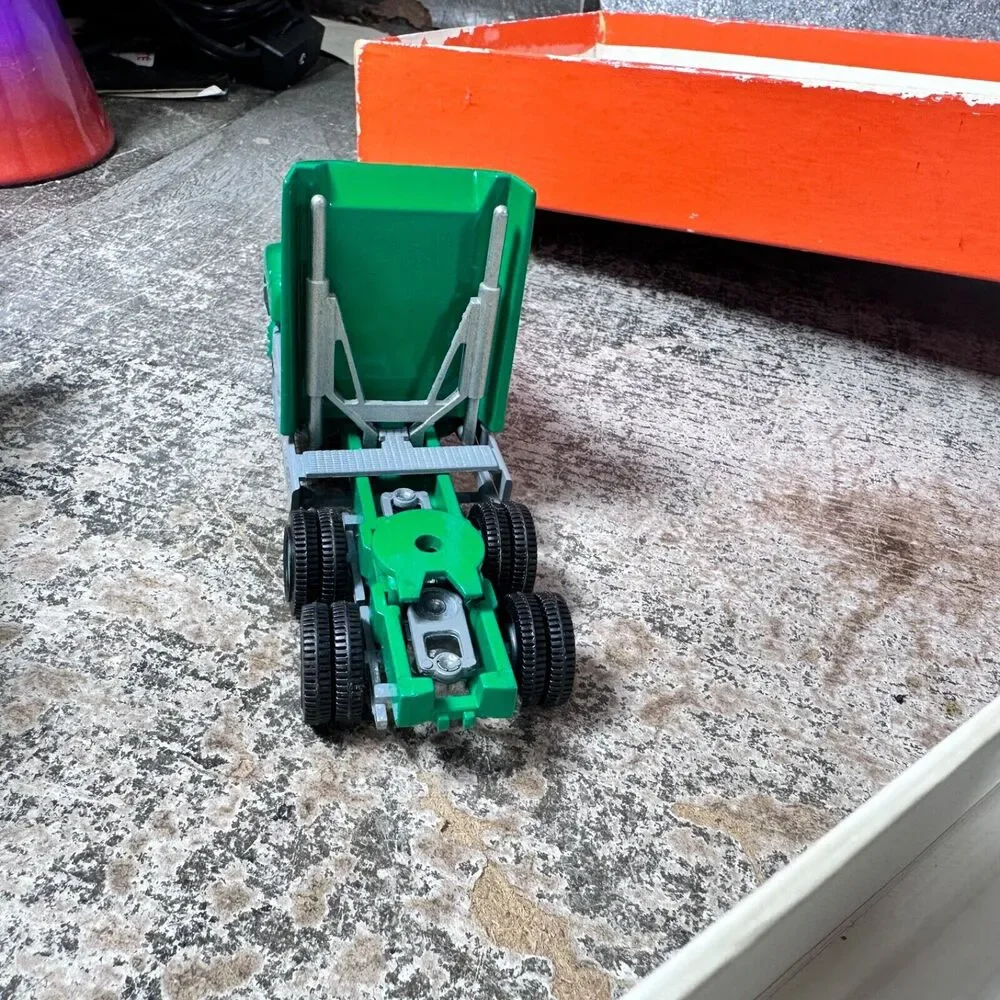 Winross Truck Christmas‎ Happy Holidays 1990 Santa Sleigh Reindeer Green Diecast